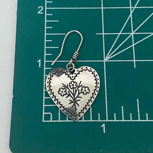 James Avery Retired Floral Embroidered Dangle Earrings - Picture 4 of 4